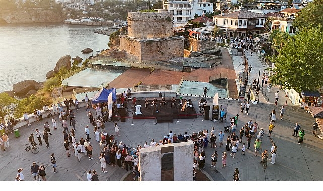 Hıdırlık Kulesi'nin Tarihi Atmosferinde İki Günlük Konser Serisi Büyük Beğeni Topladı