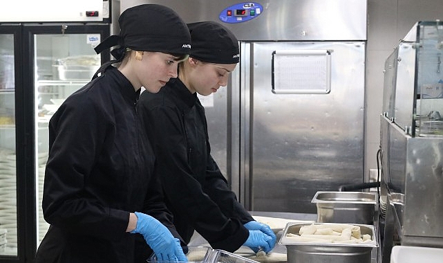 Hollandalı Gastronomi Öğrencileri Antikkapı'da Türk Mutfağını ve Kültürünü Keşfetti