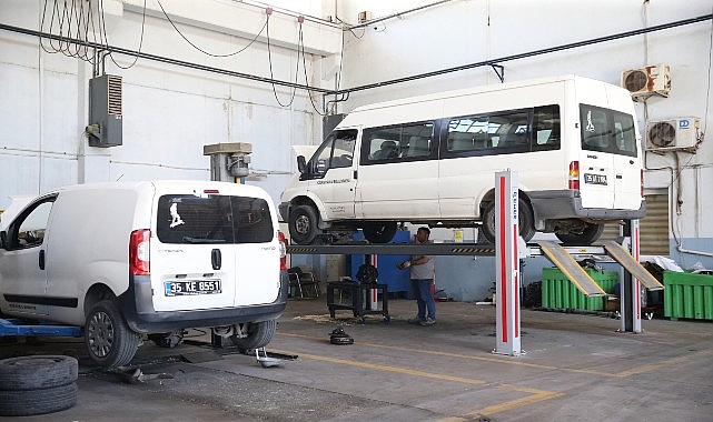Karşıyaka Belediyesi hurda araçları yenileyerek filosuna katıyor: 4 araç hizmete döndü, 5 yolda
