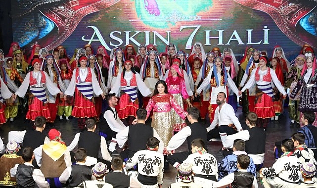 İnegöl Belediyesi Halk Dansları Topluluğu 15. Yıl Gösterisiyle Yaz Sezonunu Açtı