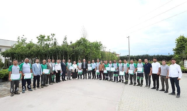 İnegöl Belediyesi'nde 19 Personele 332 Saatlik Bahçıvanlık Eğitimi Sertifikası