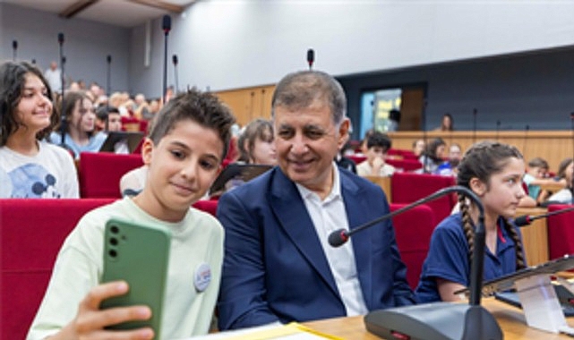 İzmir Çocuk Meclisi'nde 196 Minik Üye Bir Yıllık Görev Sürecini Tamamladı