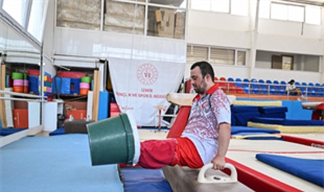 Down sendromlu milli sporcu Alper Öztürk'ten 7 altın madalyalık dünya rekoru