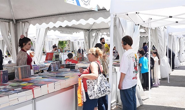 Kadıköy Kitap Günleri 10. Kez Kapılarını Açtı: 100 Yayınevi ve 250 Yazar Okuyucularla Buluşuyor