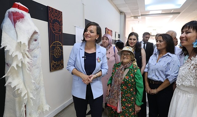 Karabağlar'da Kadın İstihdamına Dev Adım: Tekstil Akademisi Açıldı