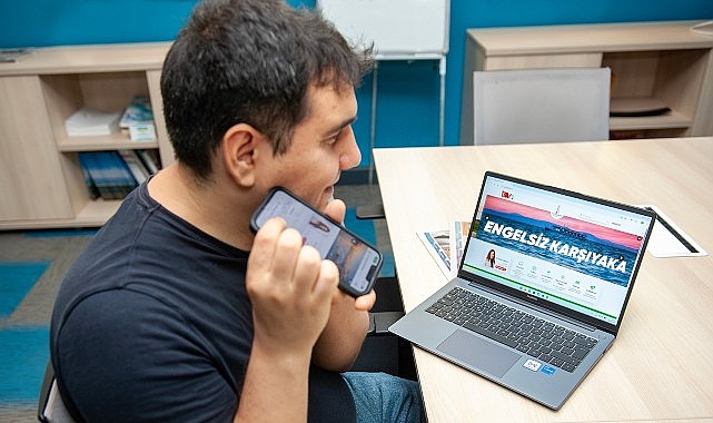 Karşıyaka Belediyesi'nden engelsiz internet: Yapay zeka ile sesli betimleme dönemi