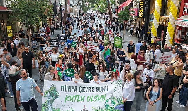 Karşıyaka'da Dünya Çevre Günü: Atıklar Sanata Dönüştü, Farkındalık Yürüyüşü Yapıldı
