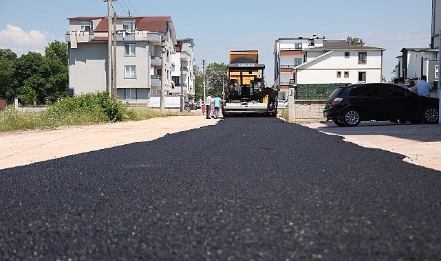 Kartepe'de Asfalt Seferberliği: Uzunçiftlik ve Sarımeşe'de Yollar Yenileniyor