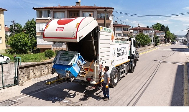 Kartepe'de Bayram Sonrası Konteyner Temizliği Tüm Hızıyla Sürüyor