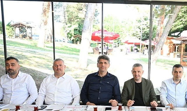 Kartepe'de Muhtarlarla Koordinasyon Toplantısı: Mahallelerin İhtiyaçları Masaya Yatırıldı