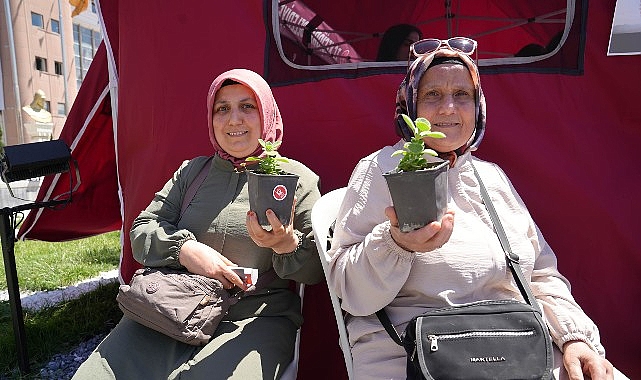 Keçiören'de Uyuşturucuyla Mücadele Günü'nde Binlerce Fidan ve Fide Dağıtıldı