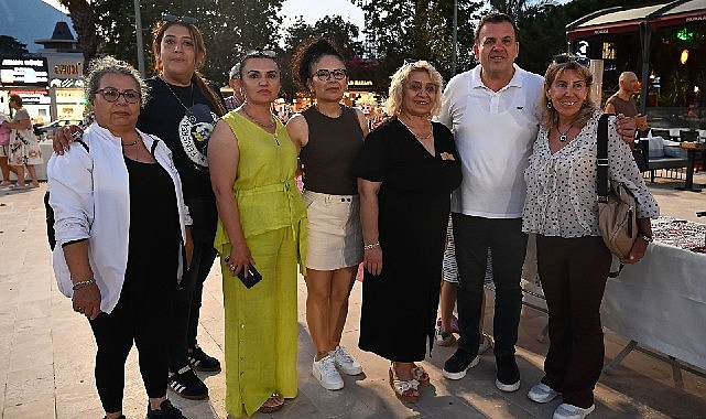 Kemer'de ev hanımları yeni yılın ilk kermesinde el emeği ürünlerini sergiledi