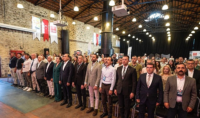 Kıyı Kentlerinin Ortak Sorunları İzmir’de Masaya Yatırıldı: Politika Belgesi Yolda