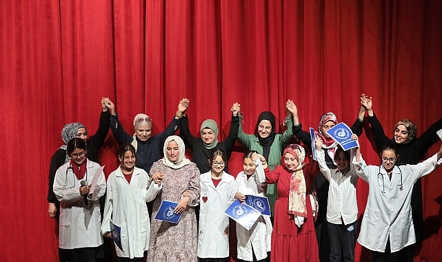 Konaklı Çocuklar Yıl Sonu Gösterisinde Başkan Mutlu ile Coşku Dolu Anlar Yaşadı