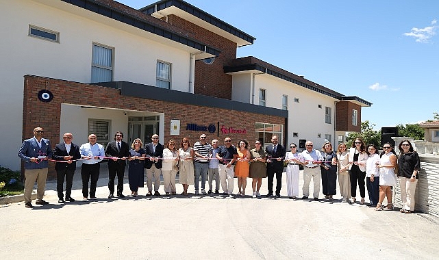 Koruncuk Vakfı Şenliğinde Mezuniyet ve Dayanışma: Yeni Yurt İçin Güç Birliği