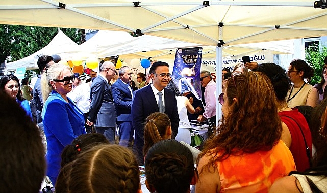 İzmir'de Minik Yazarların Eserleri 'Küçük Eller Güçlü Kalemler' Fuarında Görücüye Çıktı