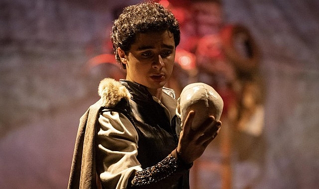 Maltepe Belediye Tiyatrosu'nun Hamlet'i Romanya'da Ayakta Alkışlandı