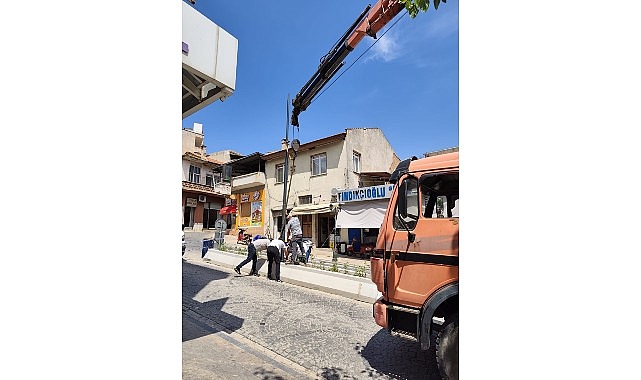 Milas'ta Menteşe Caddesi Modern Aydınlatma ve Peyzajla Yenilendi