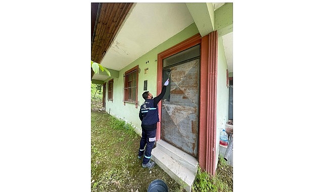 Kocaeli'de mezarlıklara güvenli erişim: Yeni merdiven ve korkuluk çalışmaları
