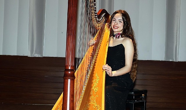 İzmirli Arpist Zeynep Duru Güleç, Milano'nun Ardından AASSM'de Fırtına Gibi Esti