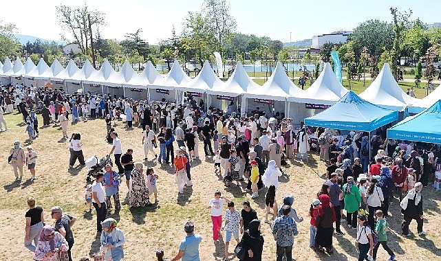 Karneval Çocuk Şenliği'nde Minikler Hem Eğleniyor Hem Üretiyor: 10'dan Fazla Atölye