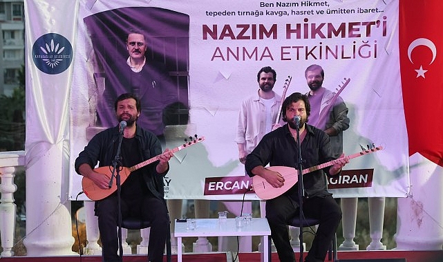 Nazım Hikmet Karabağlar'da Şiir ve Ezgilerle Anıldı: Dizelerinde Umut ve Mücadele Vardı