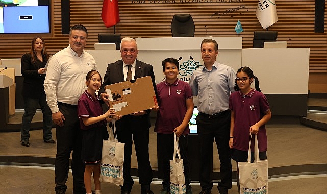 Nilüfer'de öğrenciler 11 bin 180 litre atık yağ topladı: Çevre kahramanları ödüllendirildi