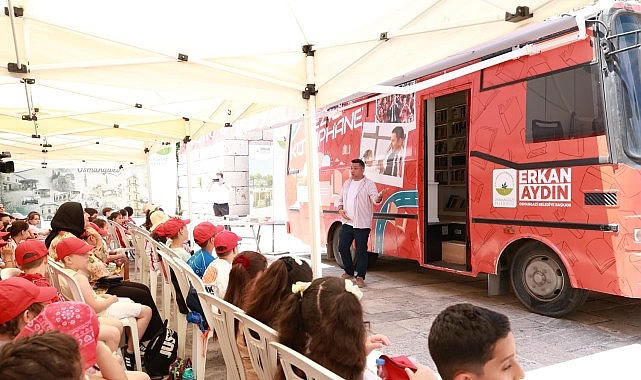 Osmangazi'den Miniklere Tarih ve Kitap Şöleni: 67 Öğrenci Surlarda Buluştu