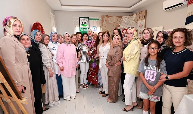 Osmangazi'de Kadınların Yıl Boyu Süren El Emeği Eserleri Görücüye Çıktı