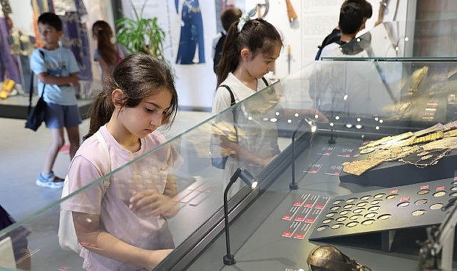 Kartepe'de Minik Öğrenciler Osmanlı Müzesinde Tarihe Yolculuk Yaptı