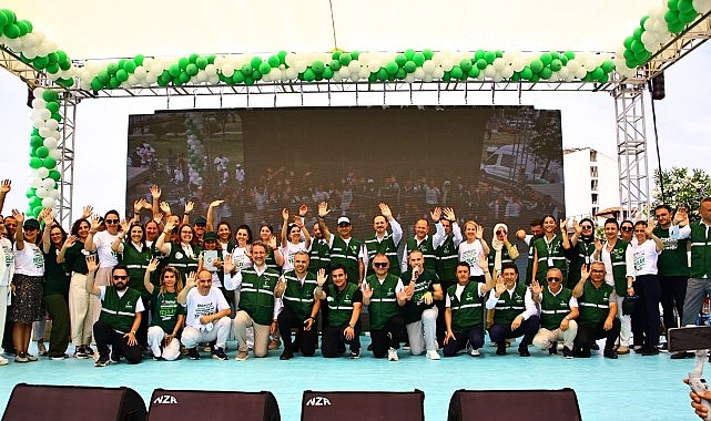 İzmir'de Sağlıklı Yaşam Ligi Projesi Coşkulu Festivalle Taçlandı: 125 Bin Öğrenciye Ulaşıldı