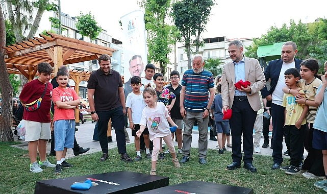 Bayrampaşa'da Şehit Yıldırım Özbir Parkı tamamen yenilendi: 200 metrekarelik spor sahası eklendi