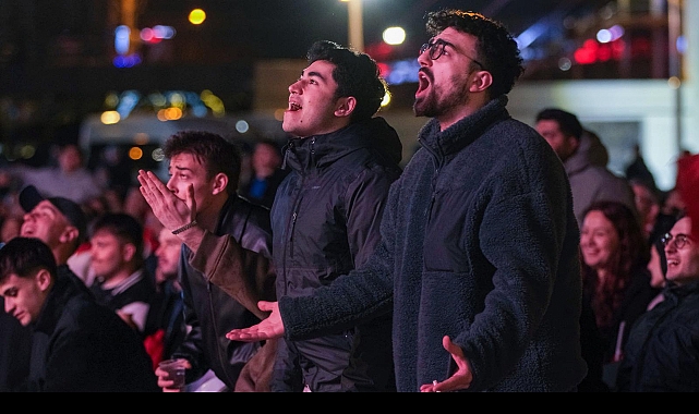 Kocaeli'de Milli Heyecan: Dev Ekranda Dünya Kupası Coşkusu
