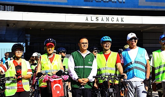 81 İlde Eş Zamanlı Pedal: Yeşilay Bisiklet Turu İzmir'de Başladı