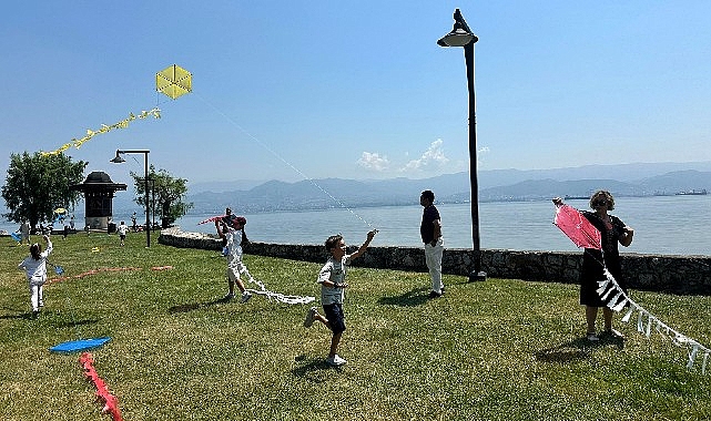 Diplomat Çocukları Kocaeli'de Barış İçin Uçurtma Uçurdu: 15 Ülkeden Katılım