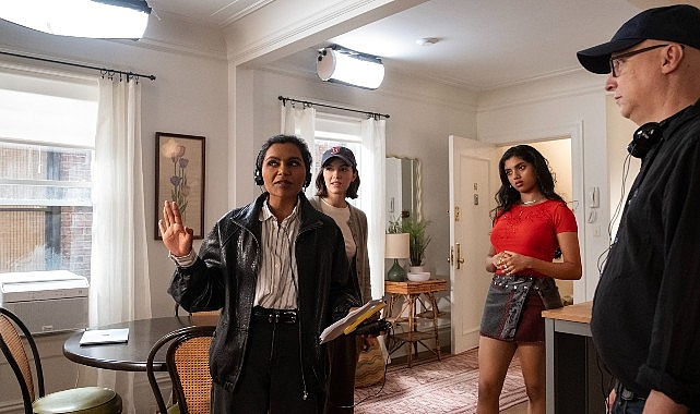 Mindy Kaling İmzalı 'Not Suitable for Work' Disney+’ta Başlıyor: İlk 3 Bölüm Yayında