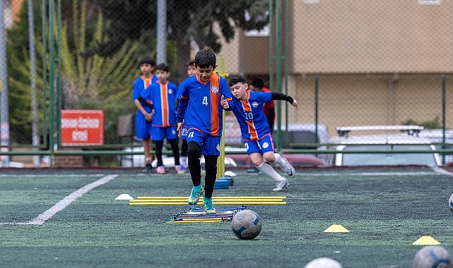 Yenişehir'de çocuklar yaz spor okullarıyla sahaya iniyor: Kayıtlar başladı