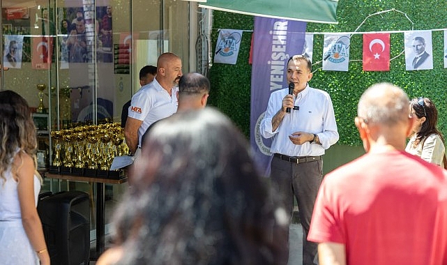 Yenişehir'de 273 Sporcu Kortlarda Yarıştı: T200 Masters Tenis Turnuvası Sona Erdi