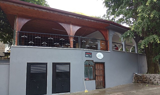 Gölcük'te Yıllara Meydan Okuyan Tarihi Mescit, Büyükşehir'in Kapsamlı Restorasyonuyla Yenileniyor