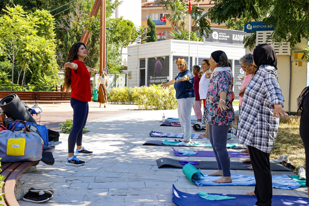 Antalya'da Kadınlara Özel Sabah Sporu: Pilates ve Yoga ile Güne Zinde Başlangıç