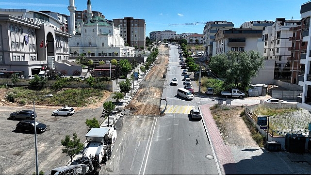 Kocaeli'den Bahriye Üçok Caddesi'ne 550 Metrelik Dev Yatırım: 3 Bin 800 Ton Asfalt