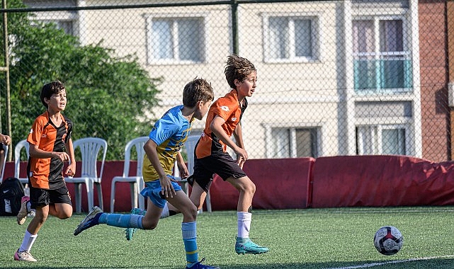 Bayraklı'da 80 Takım 1600 Sporcuyla U-12 Cup Heyecanı Başladı