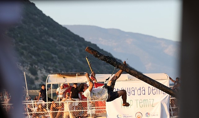 Denizcilik ve Kabotaj Bayramı'nın 100. Yılı Antalya'da Görkemli Etkinliklerle Kutlandı
