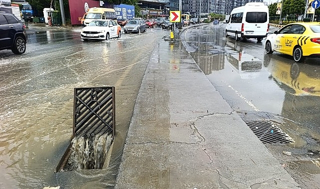 İstanbul'da Sağanak Alarmı: Metrekareye 60 Kilo Yağış Düştü, 5 Bin 726 Personel Sahada