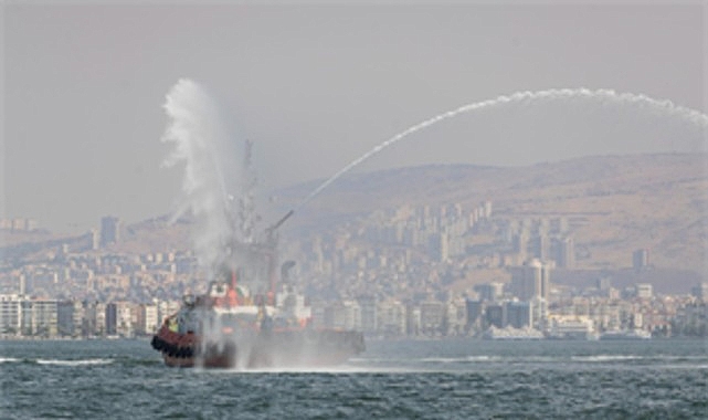 Kabotaj Bayramı'nda İzmir'e Gurur: Otizmli Yüzücü Tuna Tunca'ya Ödül