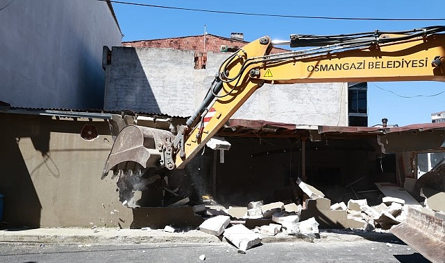 Osmangazi'de Kaçak Depo Yıkıldı: Plansız Yapılaşmaya Sıfır Tolerans