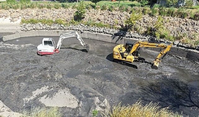 Safran Deresi'nde Dev Temizlik: Atatürk Kent Parkı Kötü Kokudan Kurtuluyor